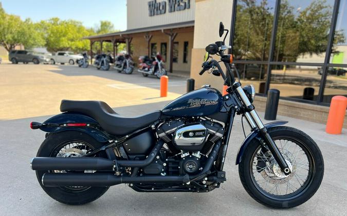 2019 Harley-Davidson® Street Bob® Billiard Blue