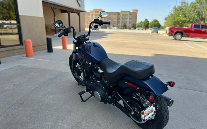 2019 Harley-Davidson® Street Bob® Billiard Blue