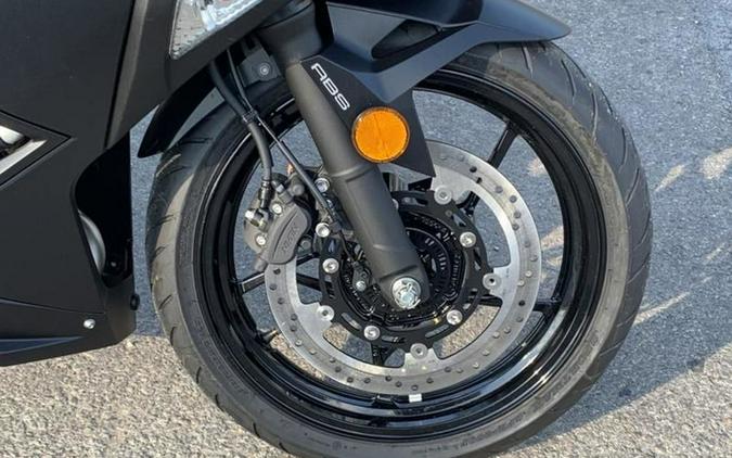 2026 Kawasaki Ninja® 500 ABS Metallic Flat Spark Black