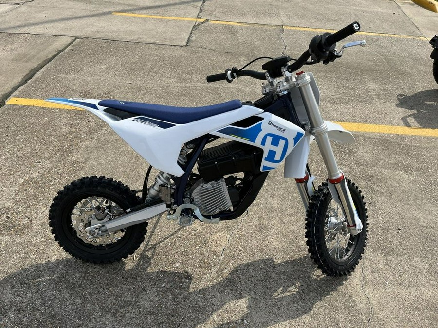 2024 Husqvarna® EE 5