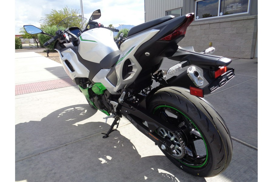 2024 Kawasaki Ninja® 7 Hybrid ABS