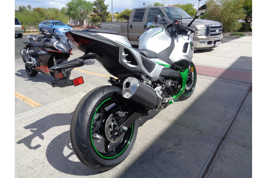 2024 Kawasaki Ninja® 7 Hybrid ABS