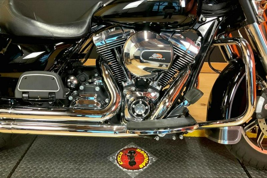 2015 Harley-Davidson® FLHTCU - Electra Glide® Ultra Classic®