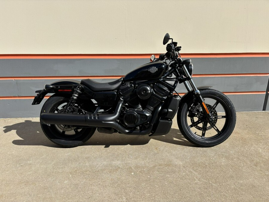 2025 Harley-Davidson® Nightster™ VIVID BLACK