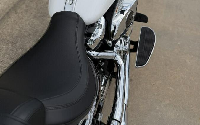 2026 Harley-Davidson Fat Boy White Onyx Pearl Chrome Trim