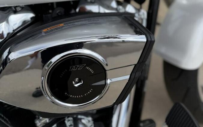 2026 Harley-Davidson Fat Boy White Onyx Pearl Chrome Trim