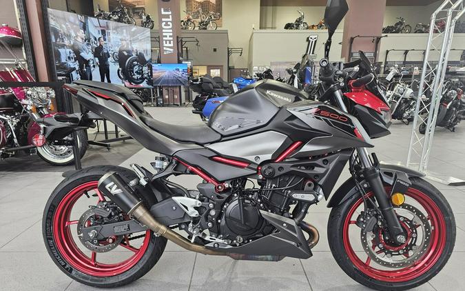 ER500FSFAL 2025 Z500 SE ABS