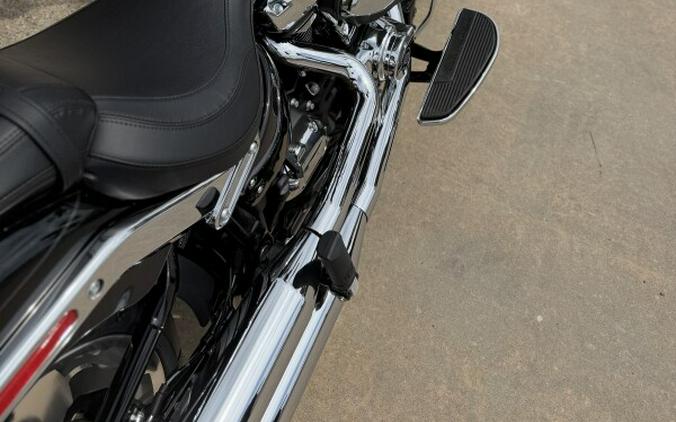 2026 Harley-Davidson Fat Boy Vivid Black Chrome Trim