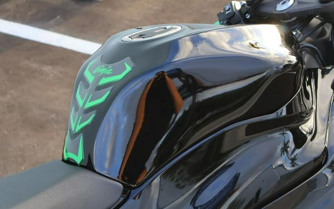 2025 KAWASAKI NINJA ZX636R