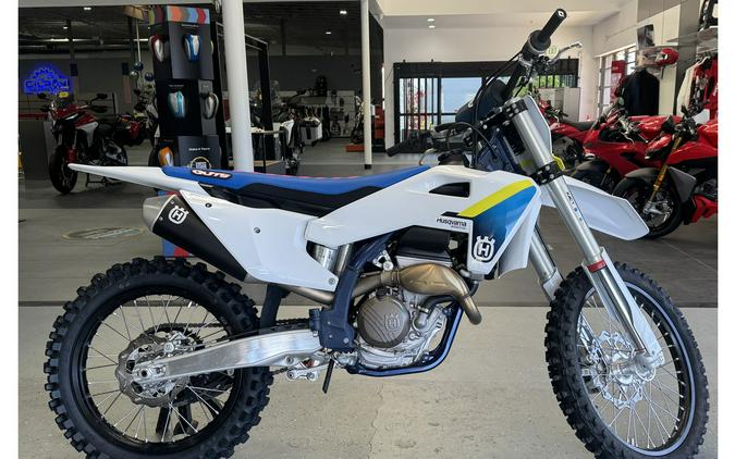 2025 Husqvarna Motorcycles FC 250 - Only 4 hours, no dealer fees!