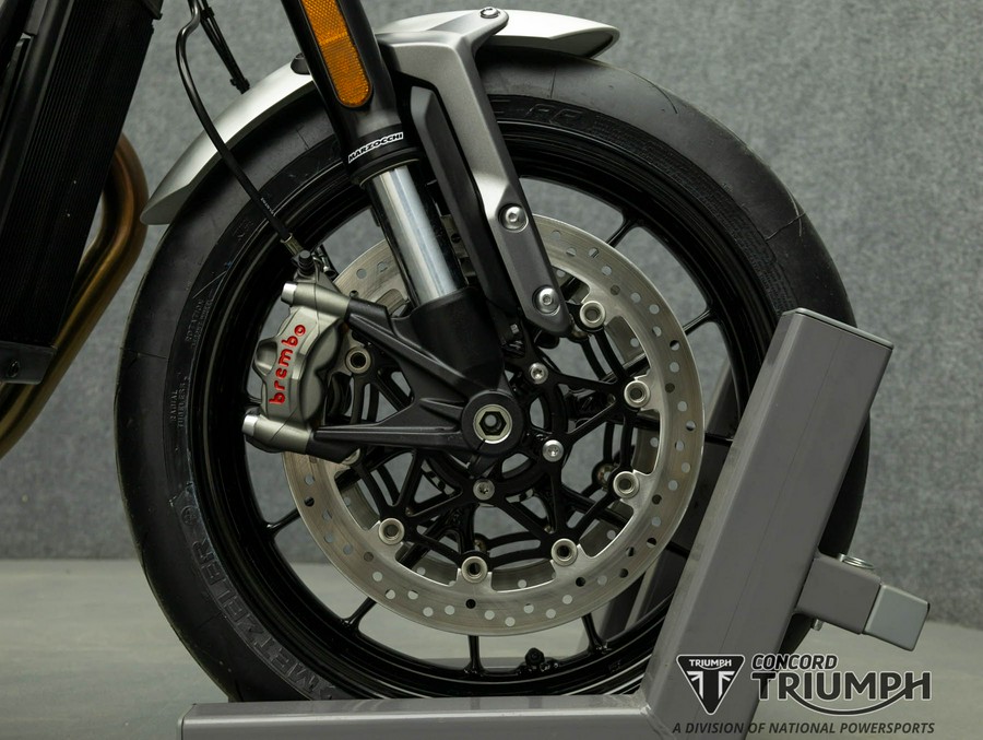 2024 TRIUMPH SPEED TWIN 1200 STEALTH EDITION