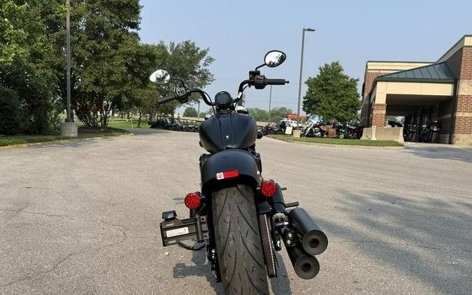 2025 Indian Motorcycle® Chief® Bobber Dark Horse® Black Smoke