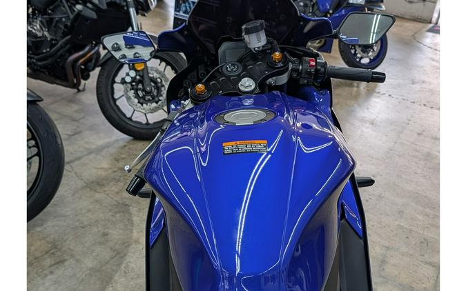 2024 Yamaha YZF-R7 CA