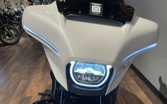 Harley-Davidson® Street Glide® 2024 FLHX T32-24 WHITE ONYX PRL