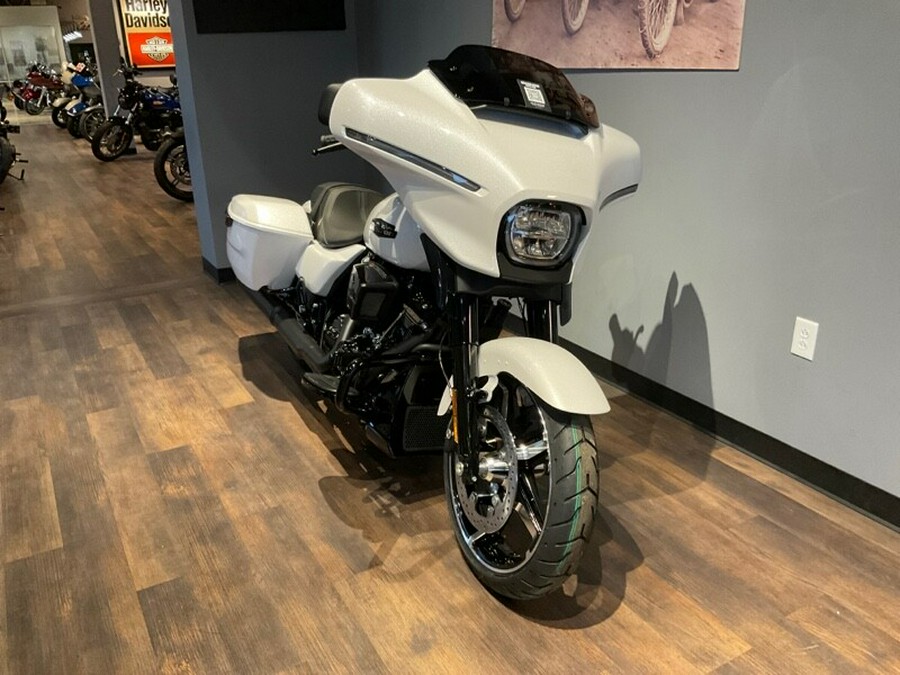 Harley-Davidson® Street Glide® 2024 FLHX T32-24 WHITE ONYX PRL