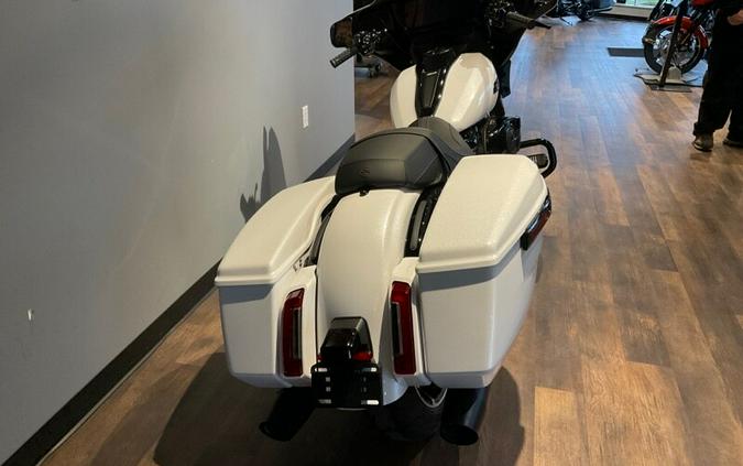 Harley-Davidson® Street Glide® 2024 FLHX T32-24 WHITE ONYX PRL