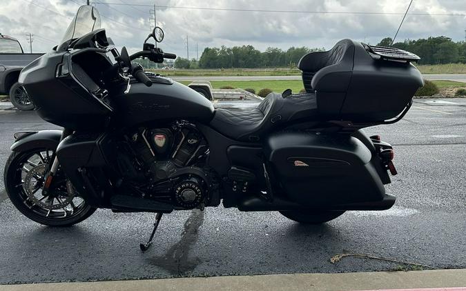 2024 Indian Motorcycle® Pursuit® Dark Horse® Black Smoke