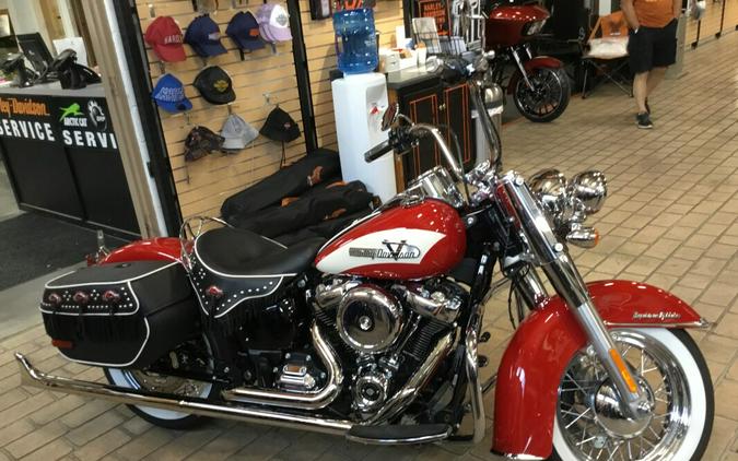 2024 Harley-Davidson® Hydra-Glide Revival Redline Red