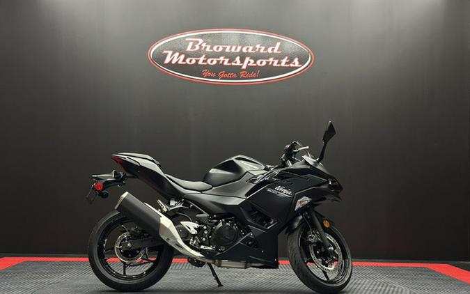 2026 Kawasaki Ninja 500 Metallic Flat Spark Black