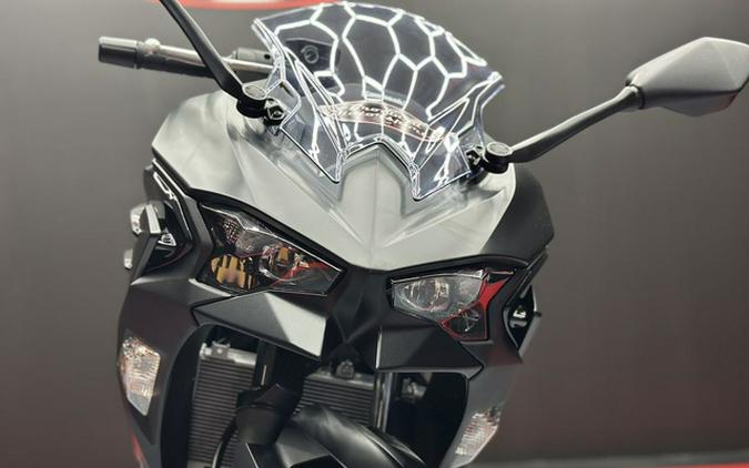 2026 Kawasaki Ninja 500 Metallic Flat Spark Black