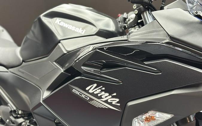 2026 Kawasaki Ninja 500 Metallic Flat Spark Black