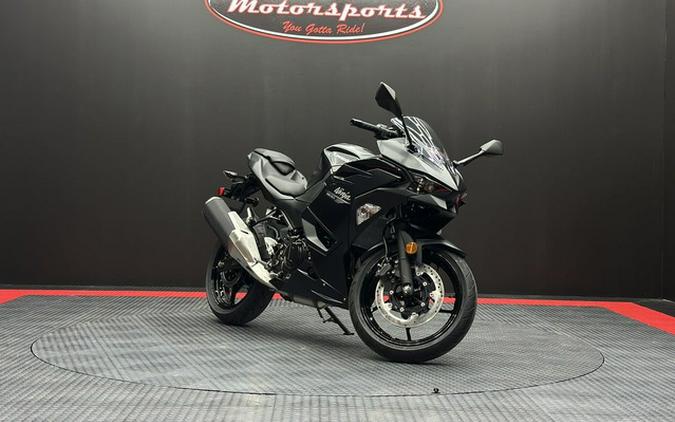 2026 Kawasaki Ninja 500 Metallic Flat Spark Black