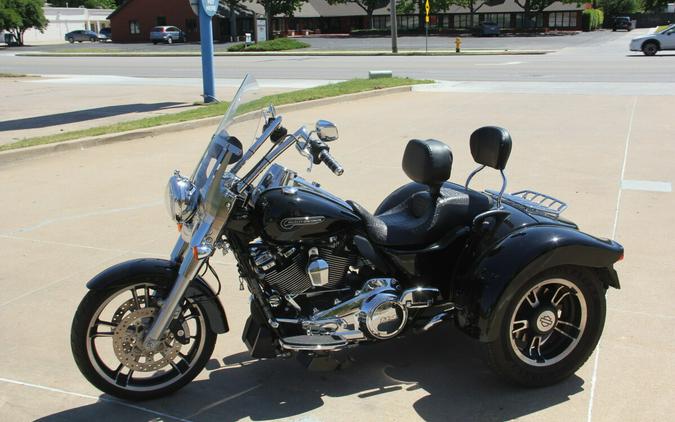 2021 Harley-Davidson Freewheeler Vivid Black
