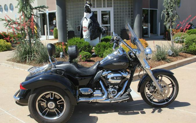 2021 Harley-Davidson Freewheeler Vivid Black