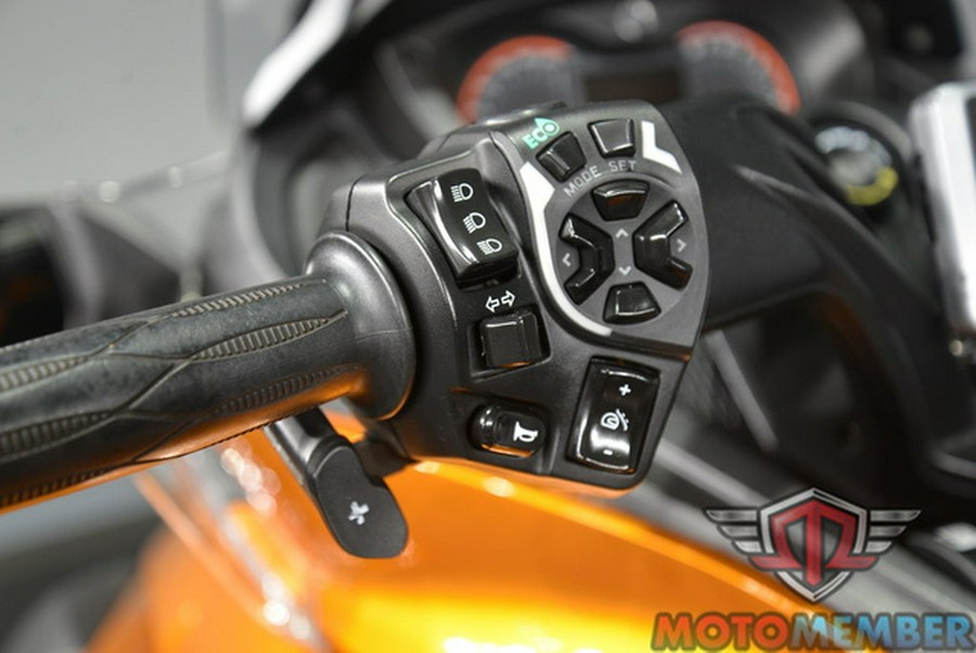 2014 Can-Am Spyder ST Limited SE5