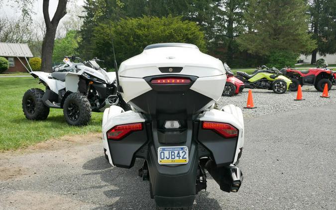 2017 Can-Am® Spyder® F3 Limited 6-Speed Semi-Automatic (SE6)