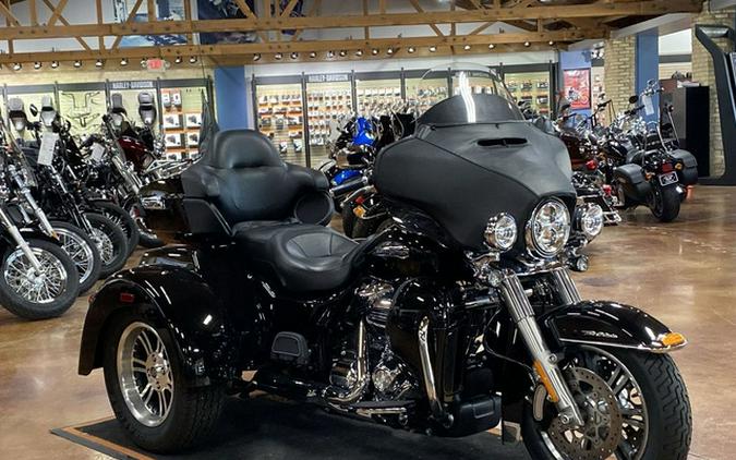 2018 Harley-Davidson Trike FLHTCUTG - Tri Glide Ultra