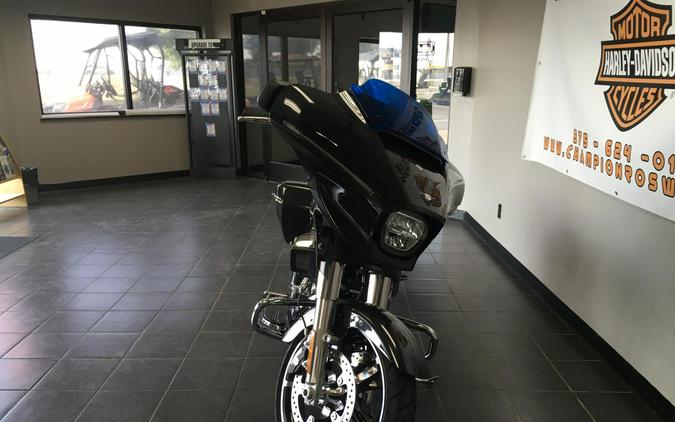 Street Glide®