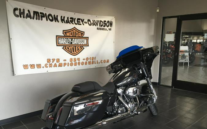 Street Glide®