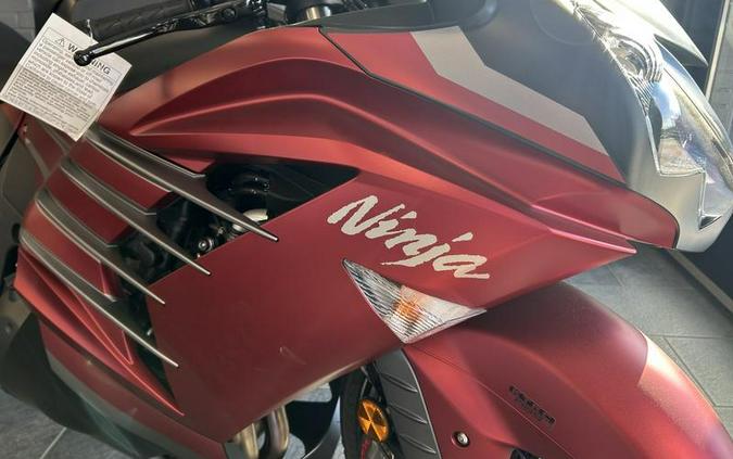 2025 Kawasaki Ninja® ZX™-14R ABS
