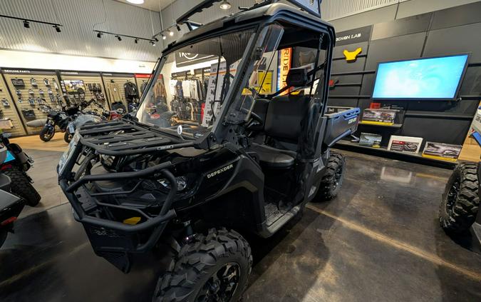 2023 Can-Am Defender DPS HD10