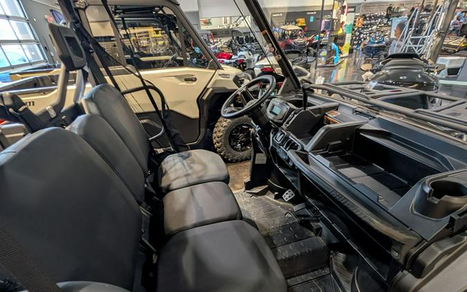 2023 Can-Am Defender DPS HD10