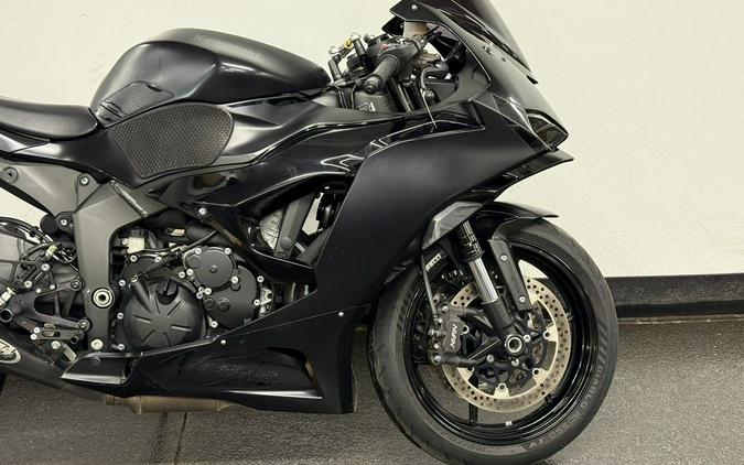 2024 Kawasaki Ninja® ZX™-6R ABS Metallic Flat Spark Black/Ebony
