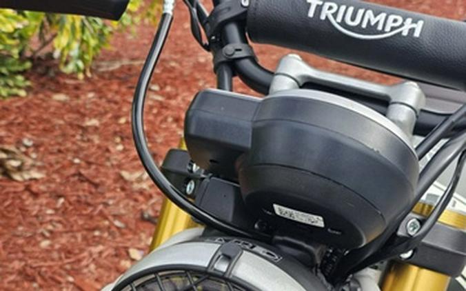 2025 TRIUMPH Scrambler 400 X Matte Khaki Green / Fusion White