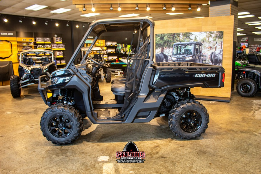 2024 Can-Am Defender XT HD10