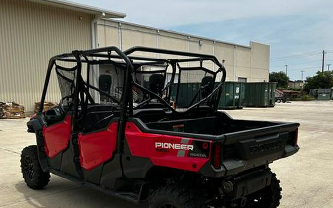 2024 Honda PIONEER 1000-6 DELUXE CREW