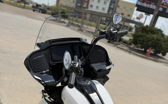 2026 Harley-Davidson Road Glide Limited WHITE ONYX PRL W/ PINSTRIPE
