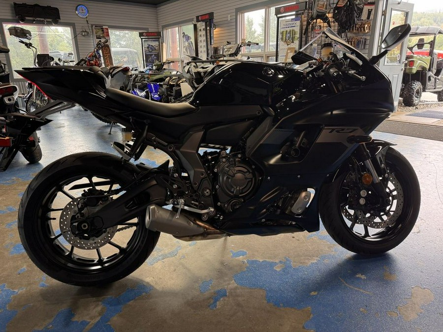 2025 Yamaha YZF-R7