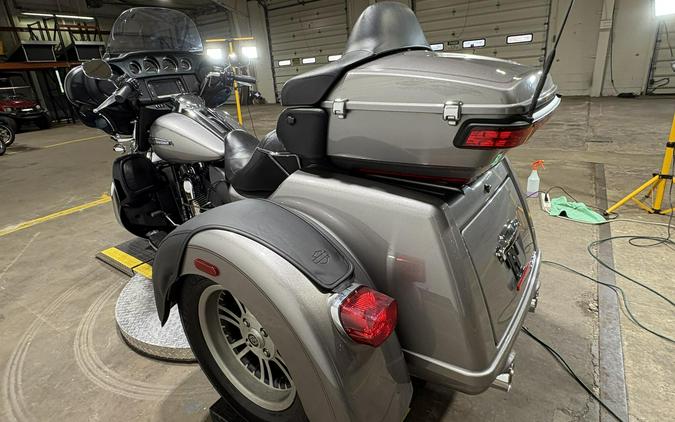 2016 Harley-Davidson Tri Glide Ultra Billet Silver