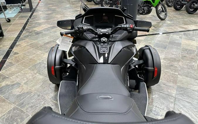 2023 Can-Am® Spyder RT Limited Dark Wheels