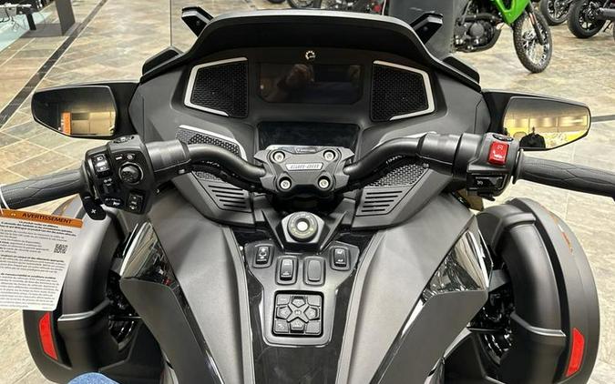 2023 Can-Am® Spyder RT Limited Dark Wheels