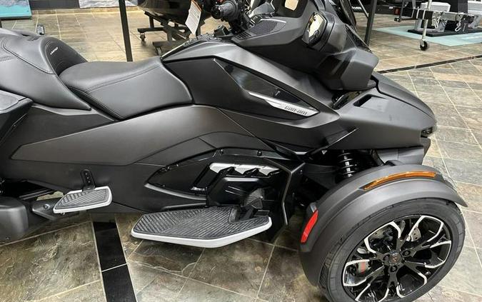 2023 Can-Am® Spyder RT Limited Dark Wheels