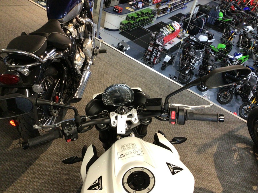 2025 Triumph Street Triple 765 R