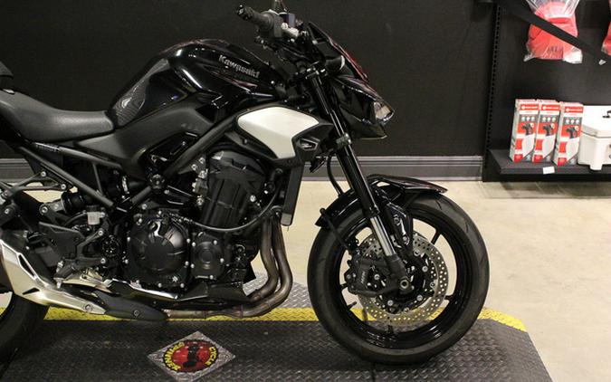 2025 Kawasaki Z900 SE ABS