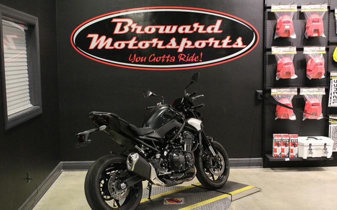 2025 Kawasaki Z900 SE ABS