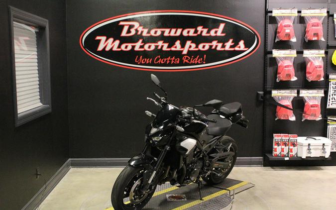 2025 Kawasaki Z900 SE ABS